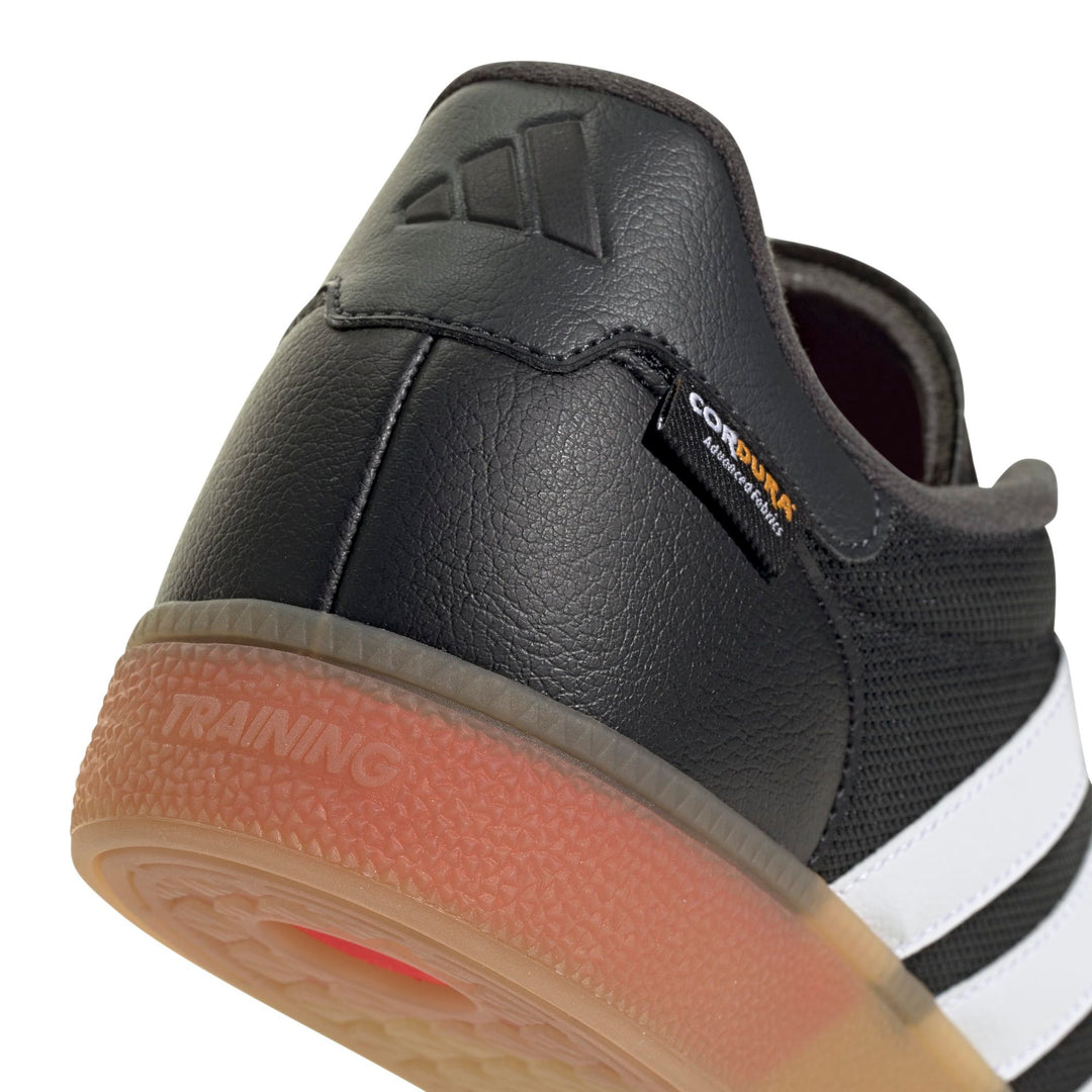 adidas Training Spezial - cblack/cwhite/lucred