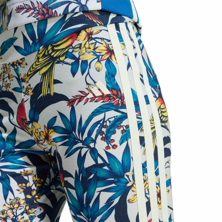 adidas Farm Bike Short - talc/stfago/crewht