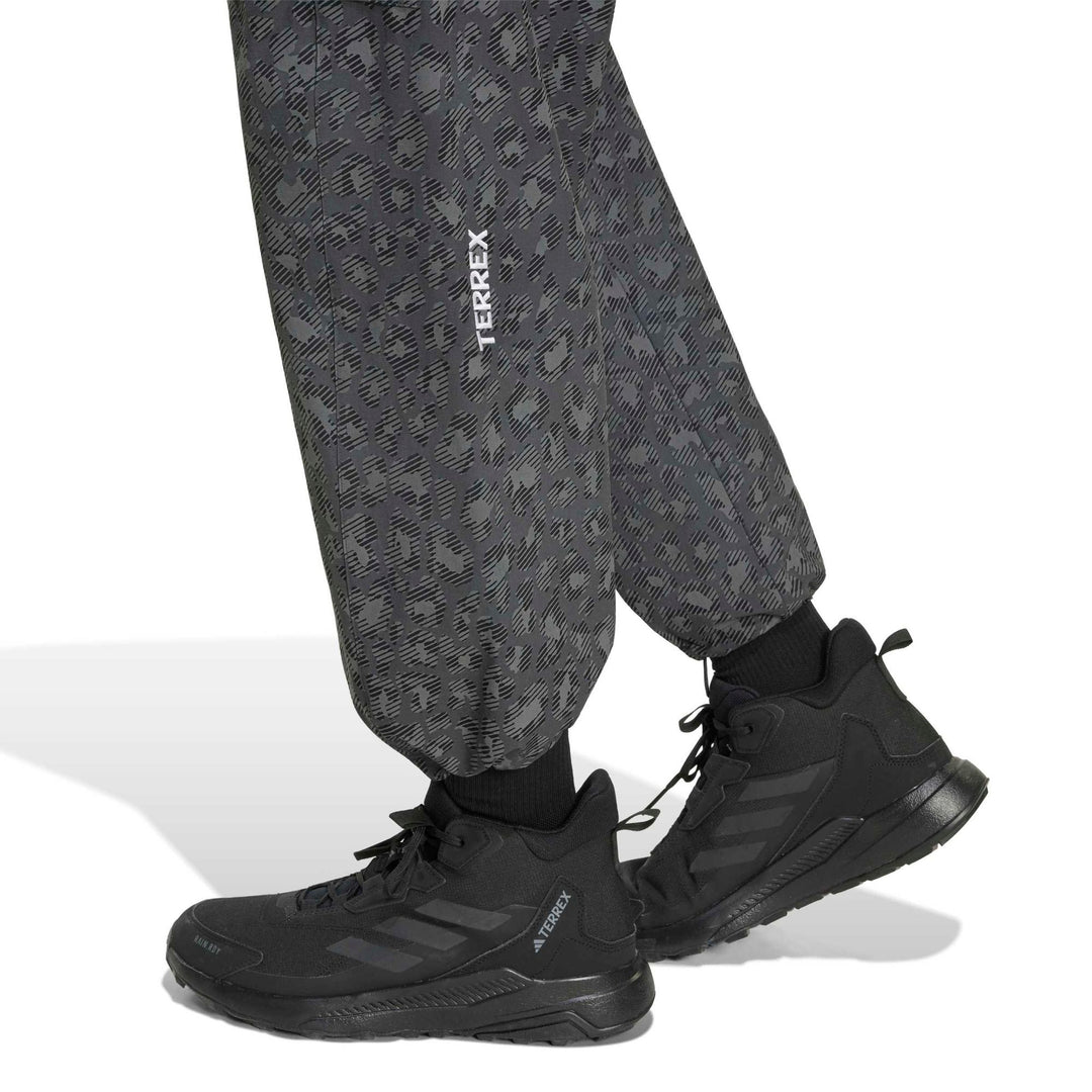 adidas Cargo Pants Aop - gresix/carbon/black