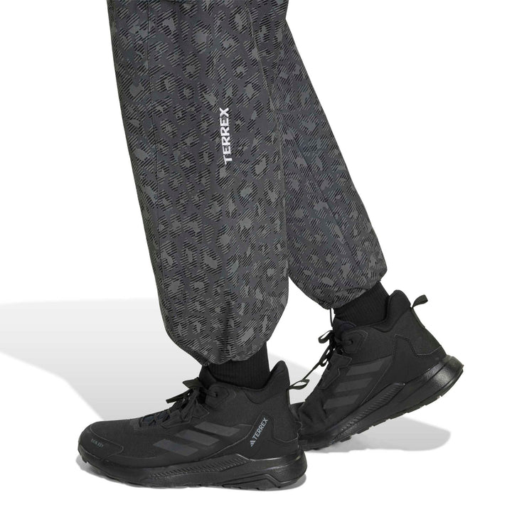 adidas Cargo Pants Aop - gresix/carbon/black