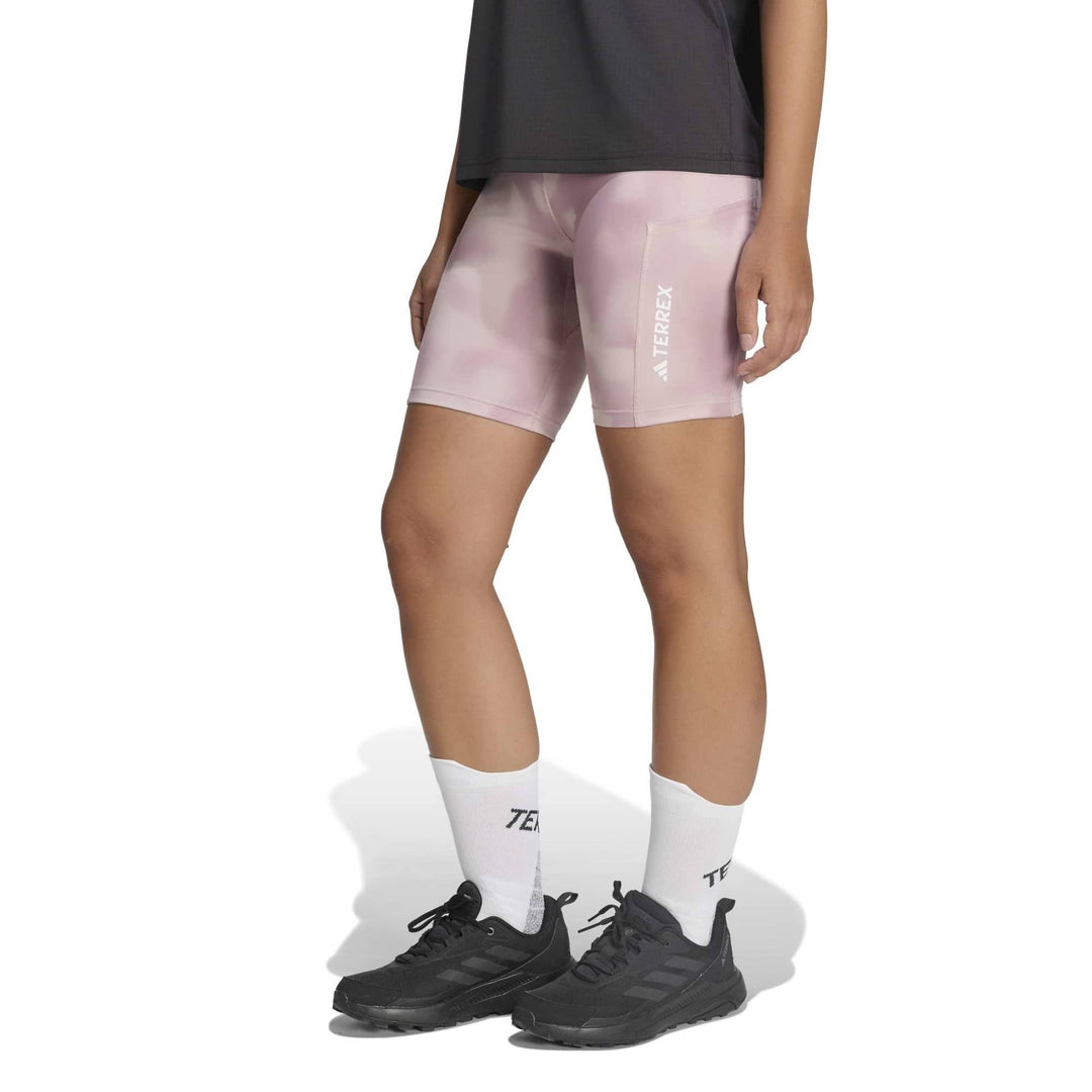 adidas Wmt 8In T Aop - magmau/dualil
