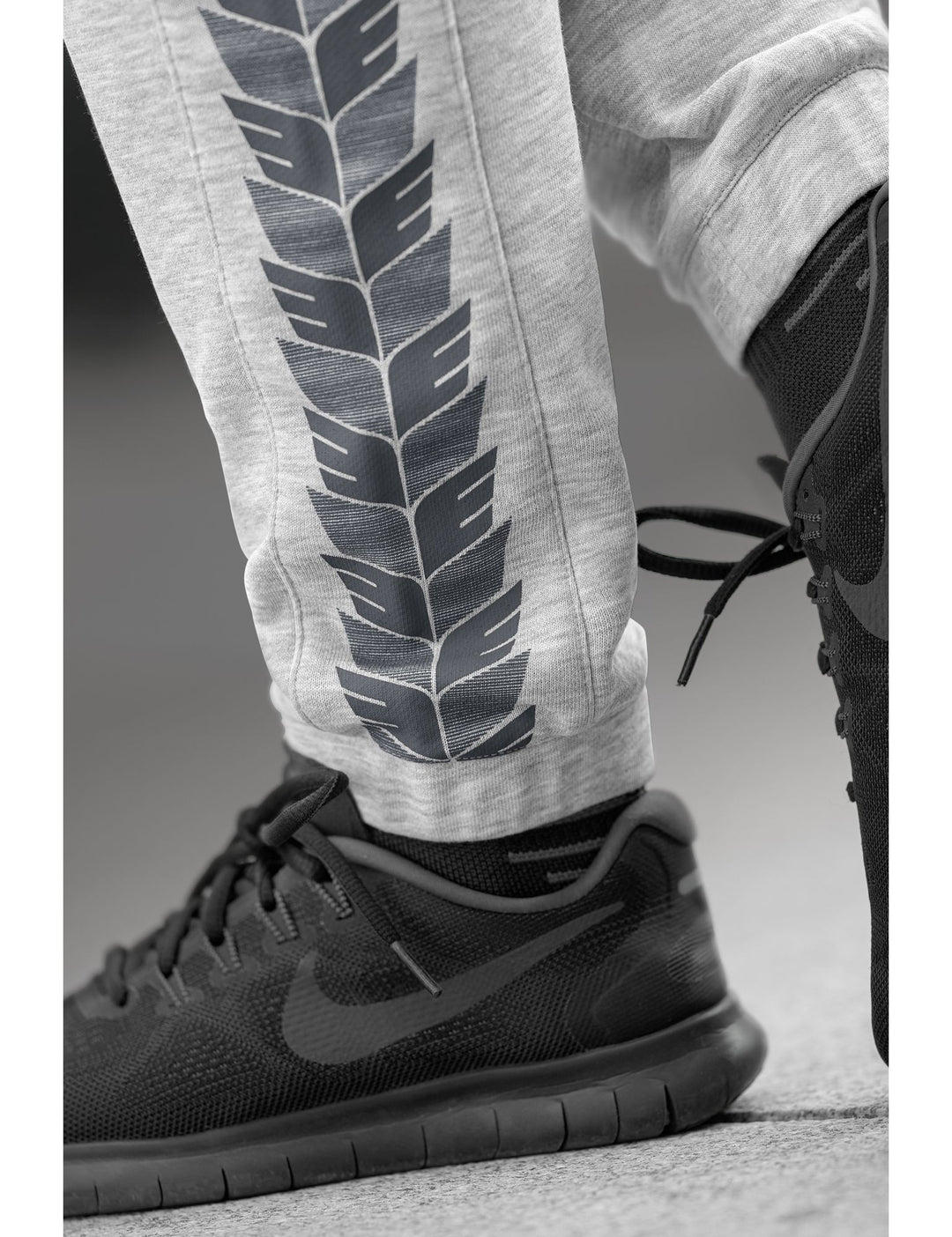 Erima Essential Team Sweatpants - light greymelange/slate grey
