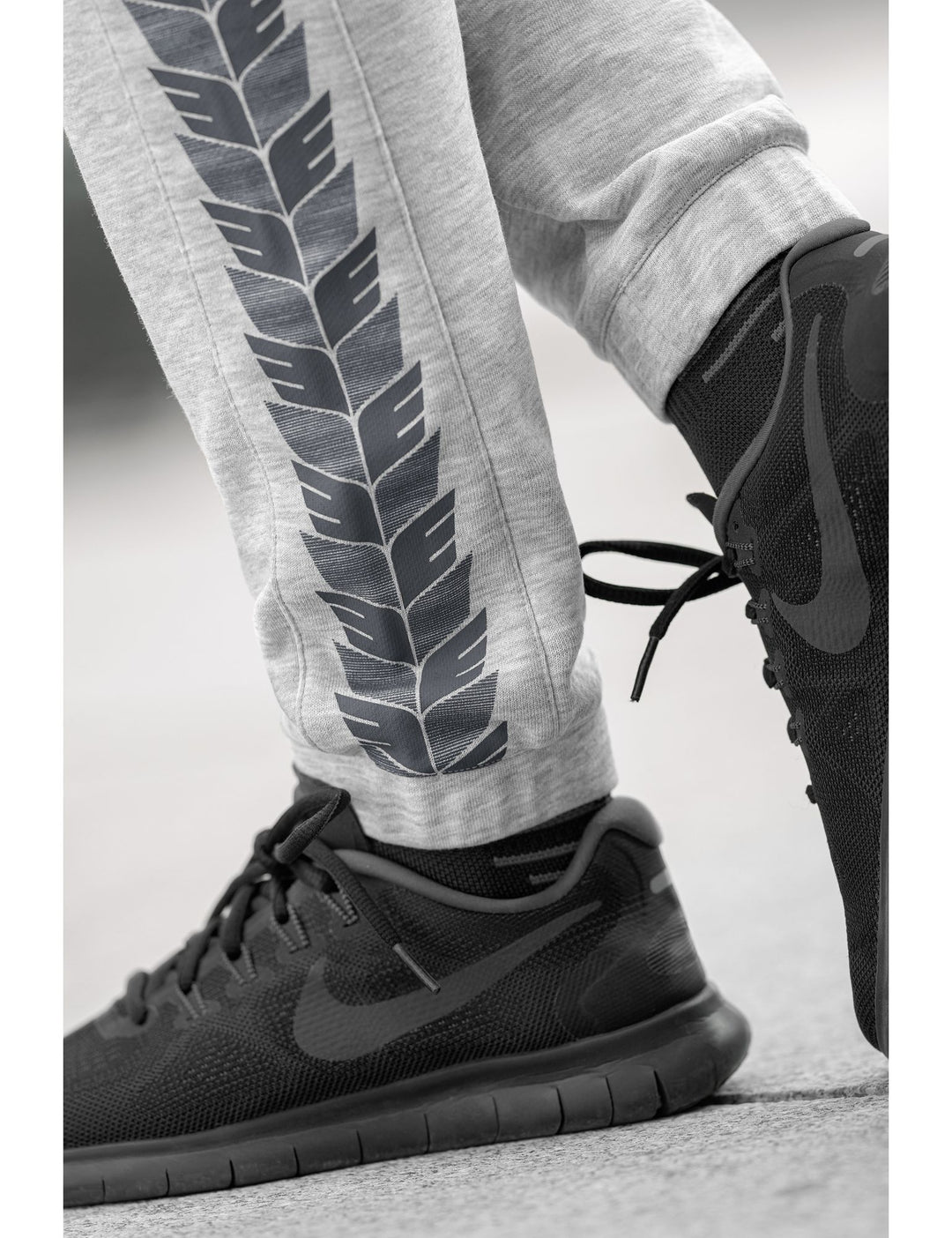 Erima Essential Team Sweatpants - light greymelange/slate grey