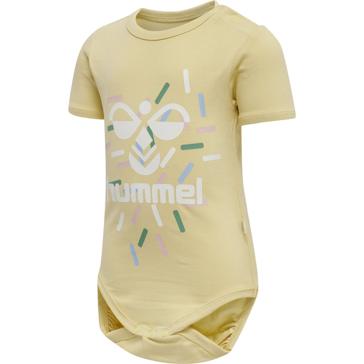 Hummel hmlLAKE BODY S/S - italian straw