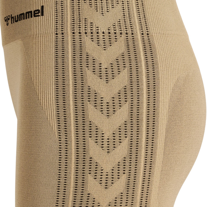 Hummel Hmlshaping Seamless Mw Shorts - curds &amp; whey
