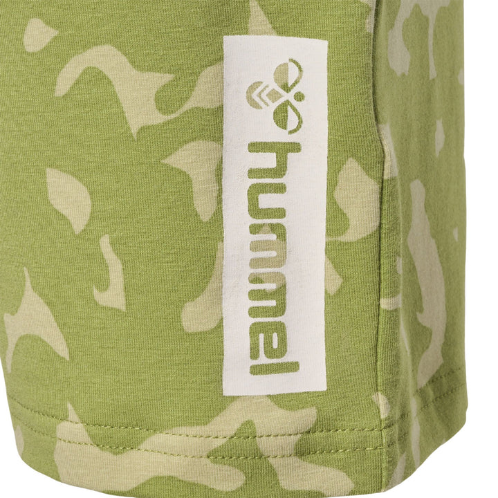 Hummel hmlRUSH AOP SHORTS - green olive