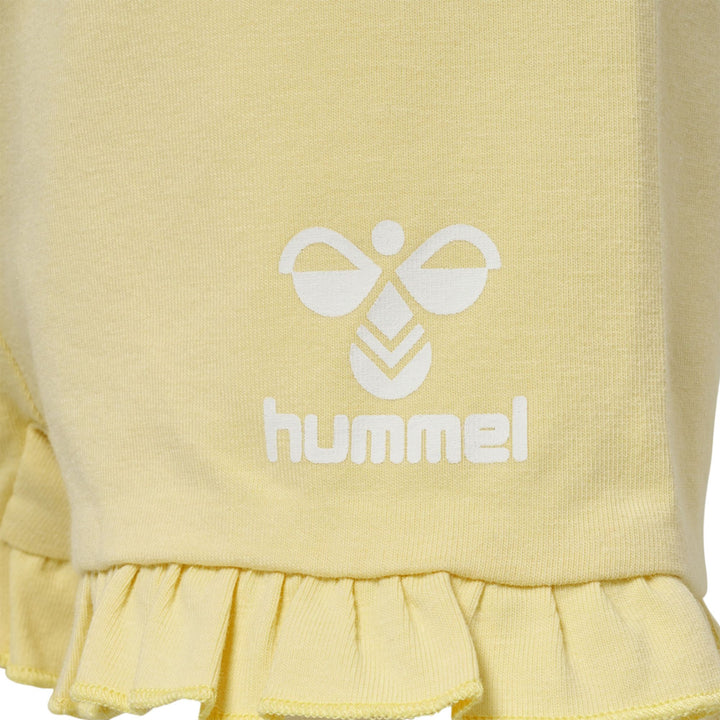 Hummel hmlDREAM RUFFLE SHORTS - italian straw